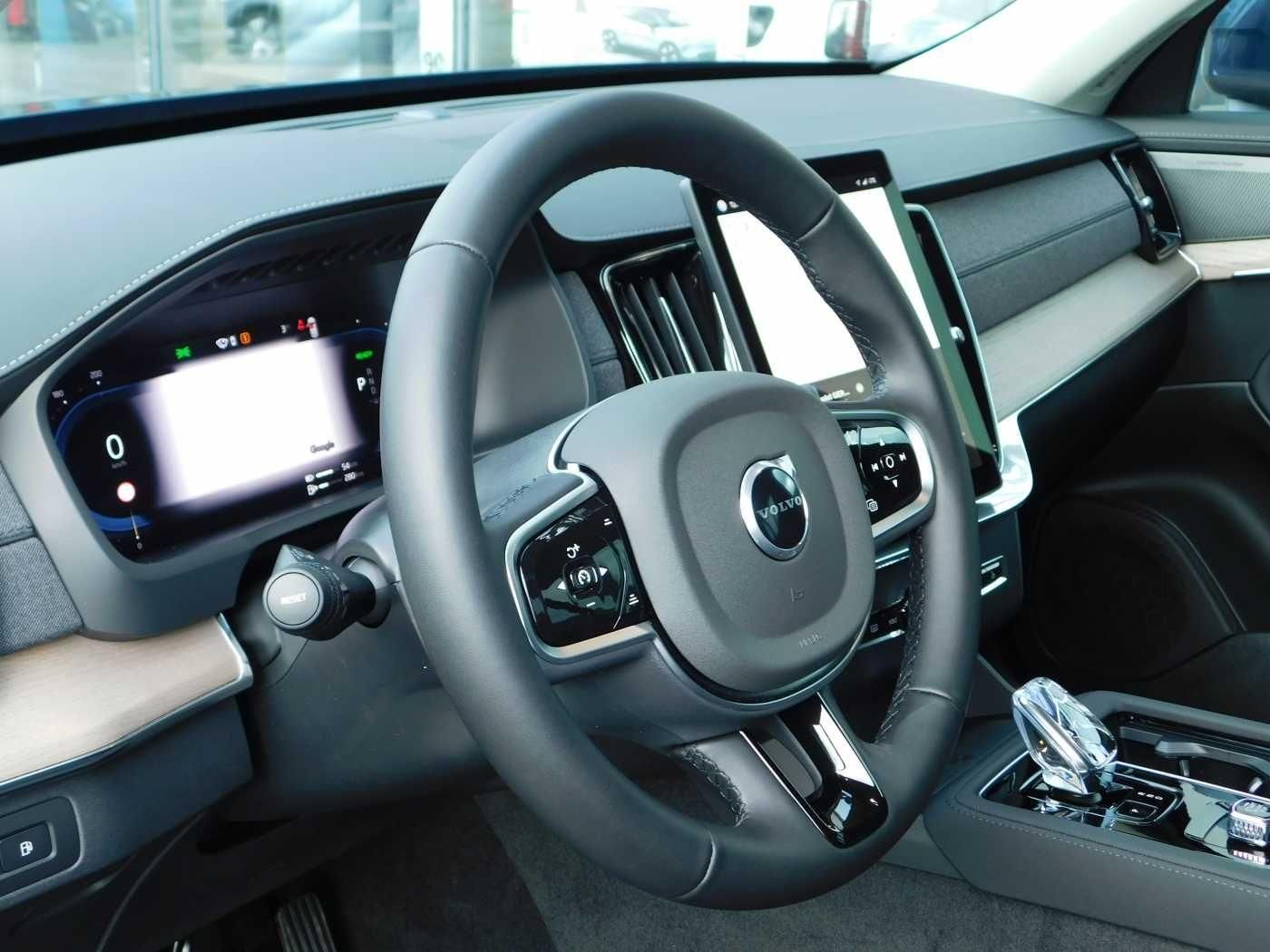 Fahrzeugabbildung Volvo XC90 T8 AWD Plug-in Hybrid Plus Bright