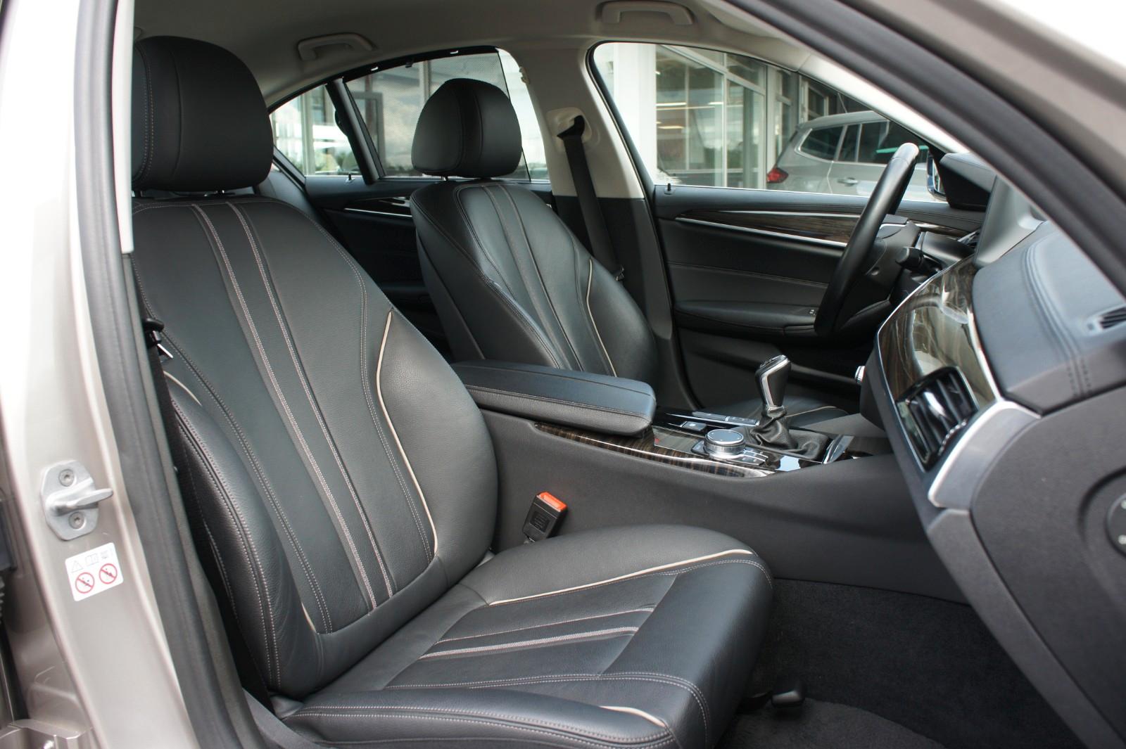 BMW 520d Limousine Luxury-Line *LED*NAVI*KAMERA*AHK*