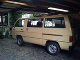 Mitsubishi L300 - Mitsubishi L300: Van