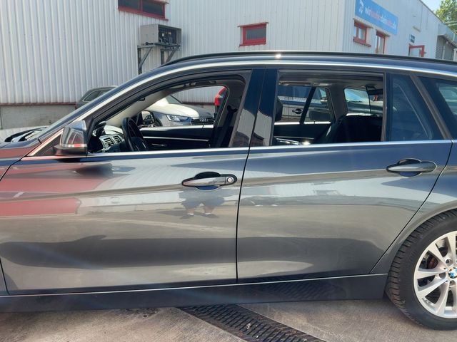 BMW 330i Touring Luxury Line Purity Auto. Luxury...