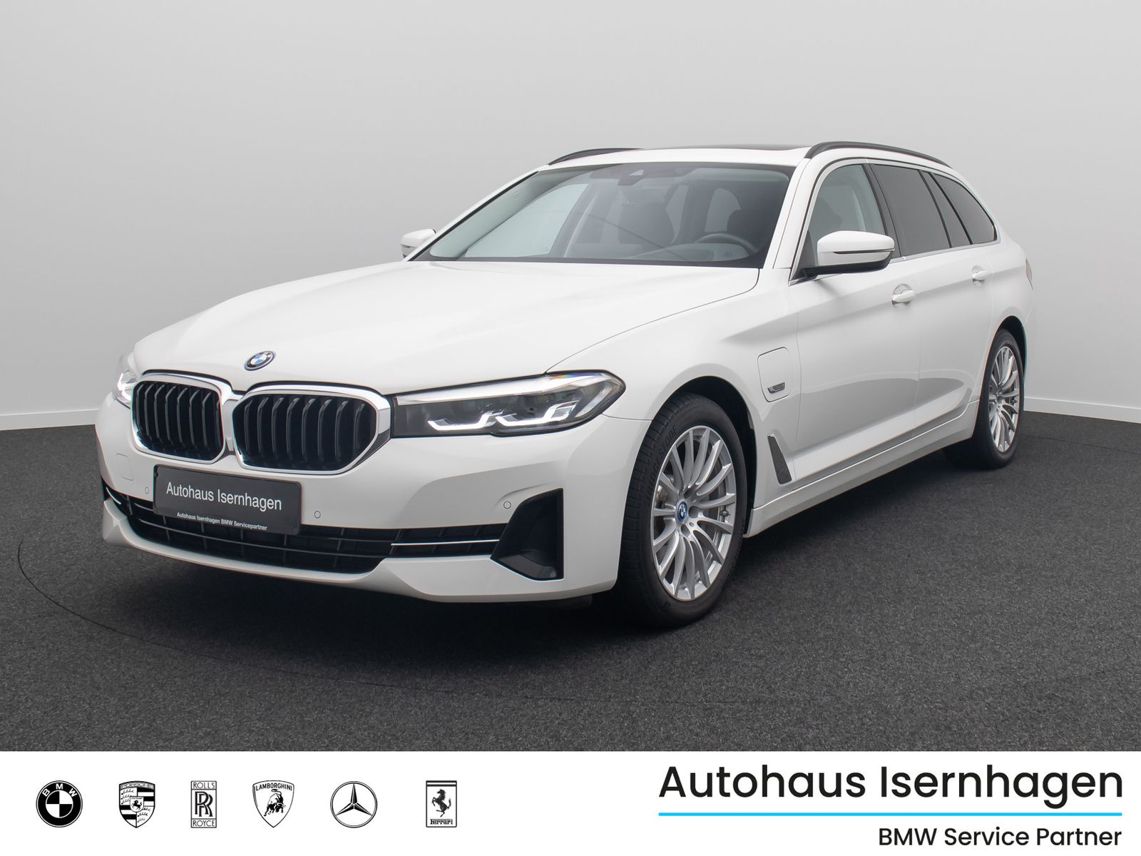Fahrzeugabbildung BMW 530e HUD DAB Alarm Panorama HiFi Sport Leder