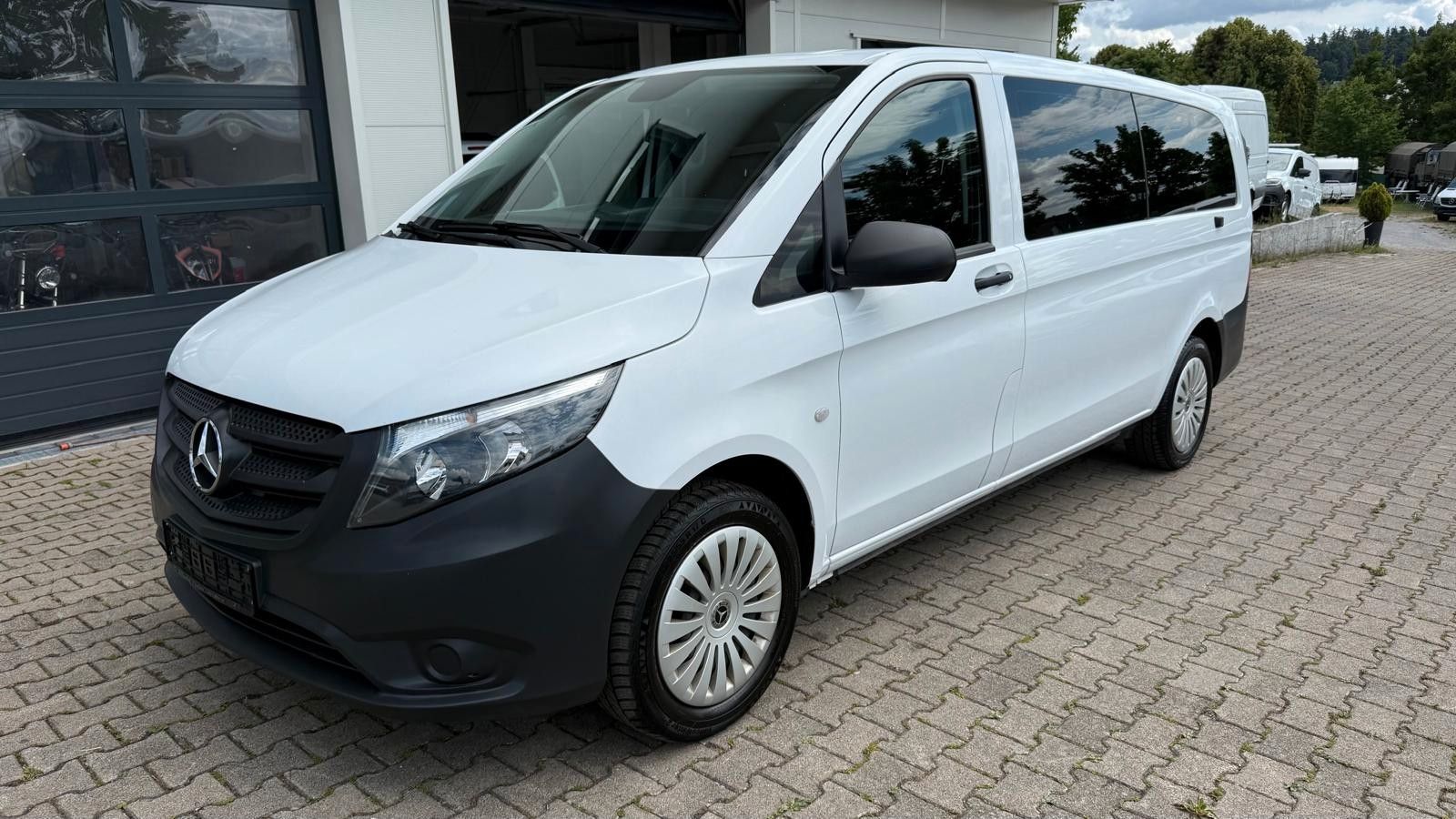 MERCEDES-BENZ Vito Tourer 114 CDI 9G-TRONIC Extralang 8-Sitzer