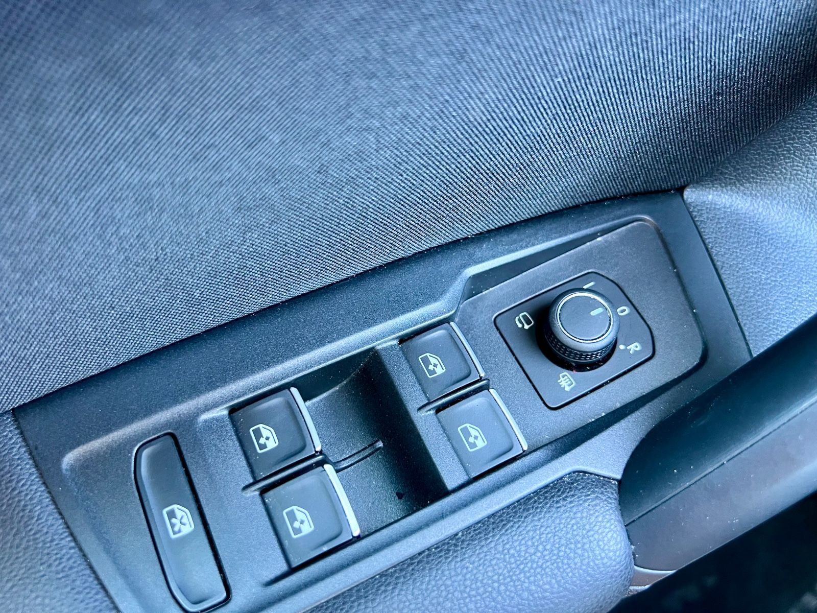 VW Tiguan 2.0 TDI Elegance 4Motion NAVI CAM SHZ