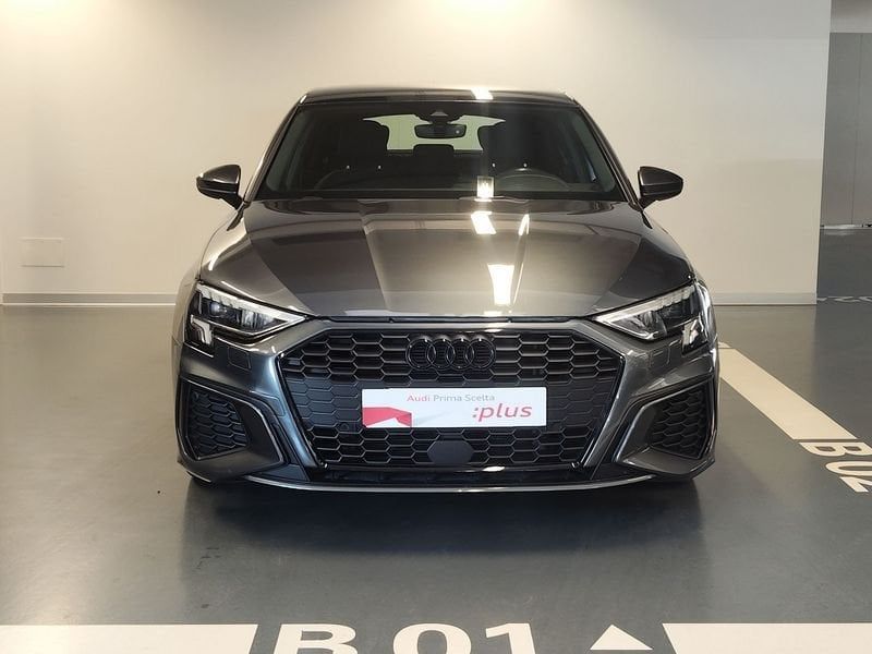 Audi A3 A3 Sportback 35 1.5 tfsi S line edition  imagem 2