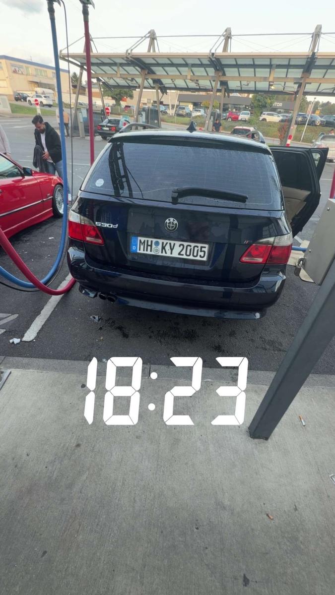 BMW 530 2004 — двигун 2.993 cm³, 218 HP (160kW)