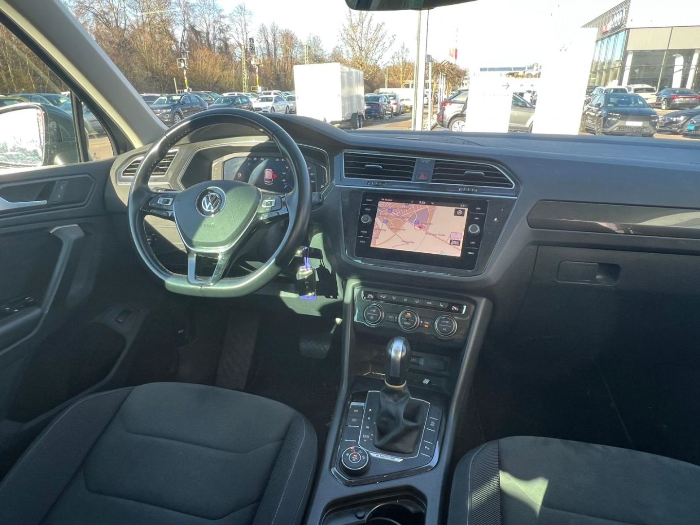 Tiguan 2.0TDI 4M DSG Highline R-LINE*NAVI*ASSIST