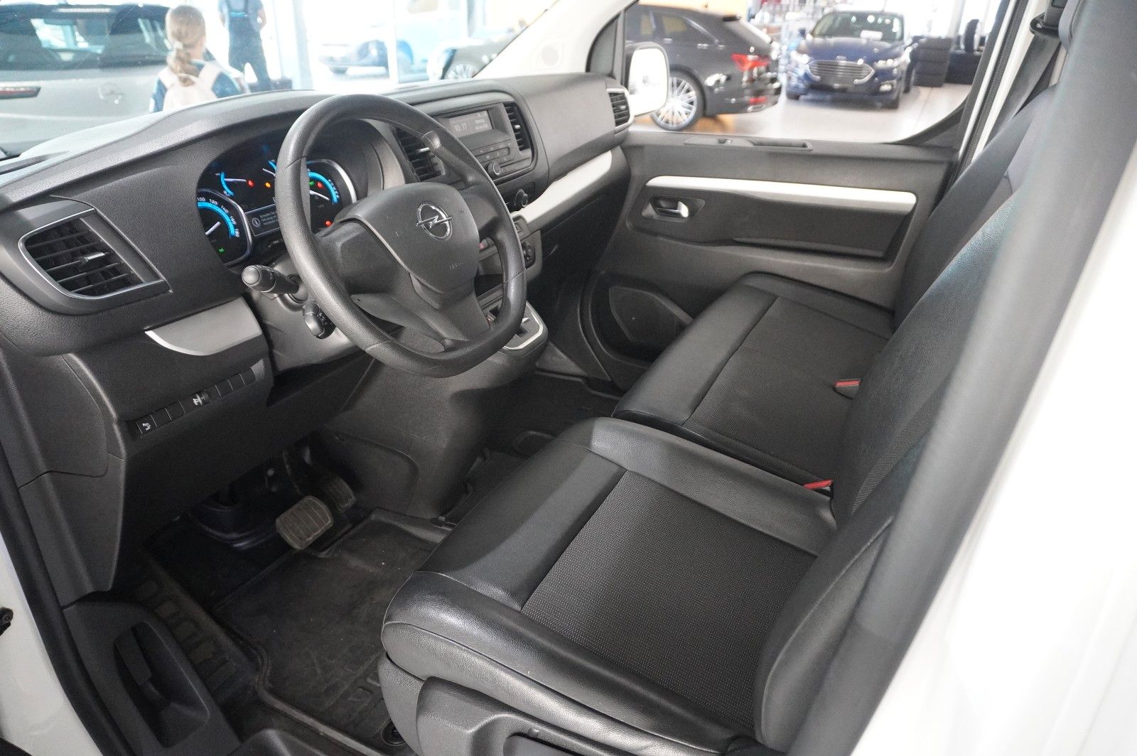 Fahrzeugabbildung Opel Vivaro-e Cargo Edition "M" KLIMA/PDC/TEMP./USB