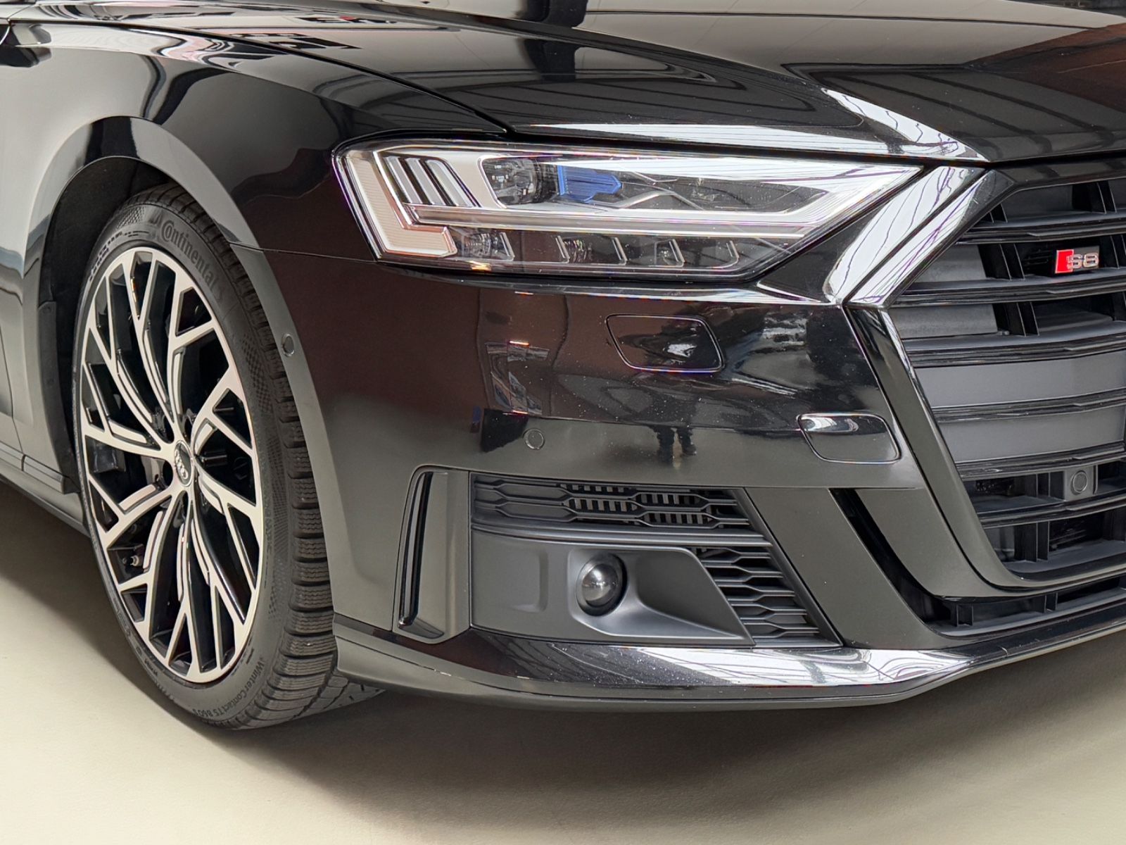 Fahrzeugabbildung Audi S8 4.0 TFSI quattro/HUD/360°/ACC/Massage/Keramik