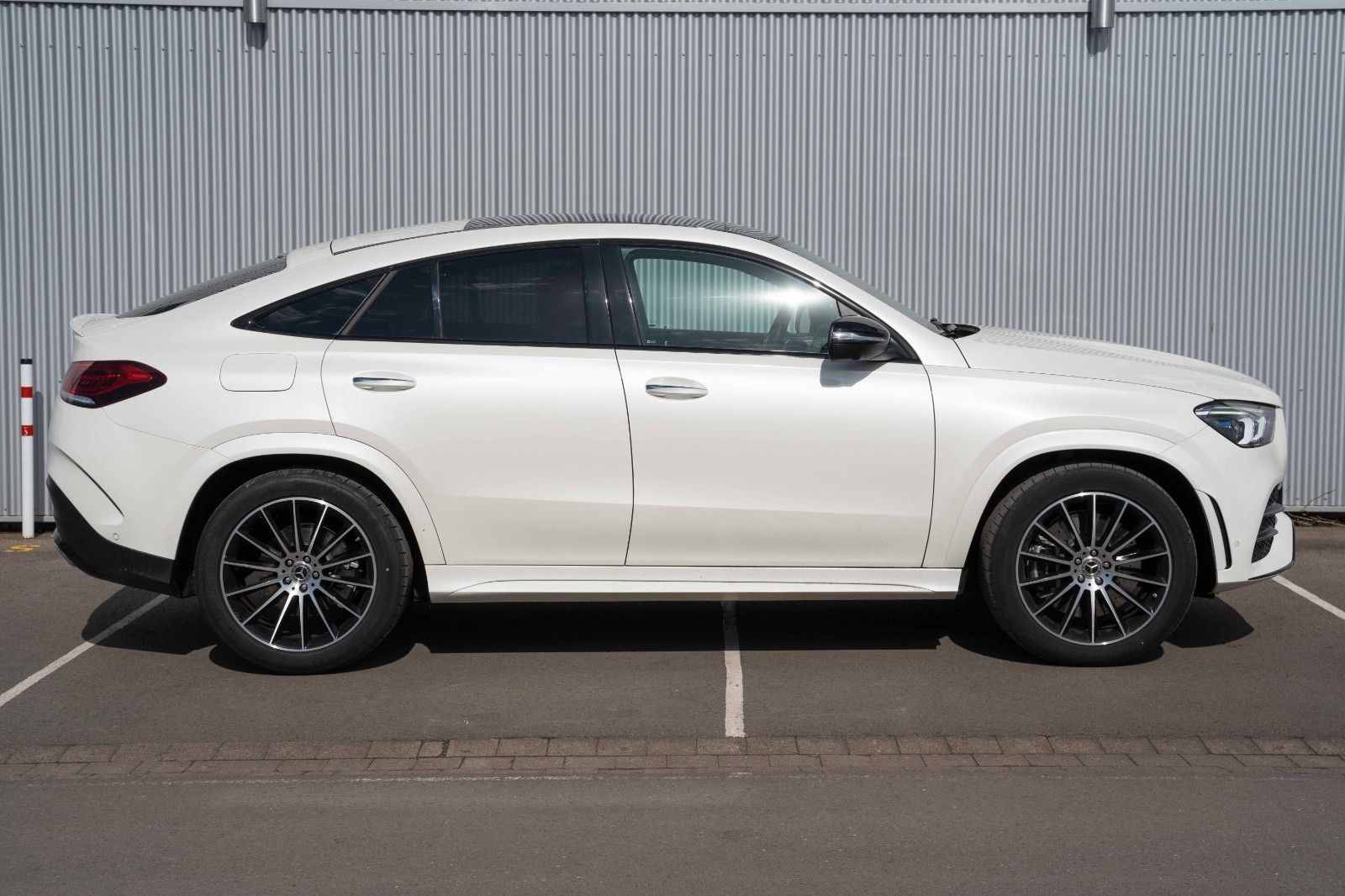 Fahrzeugabbildung Mercedes-Benz GLE 350D COUPE 4M AMG V6 BUR PANO 360 SOFT NEW +