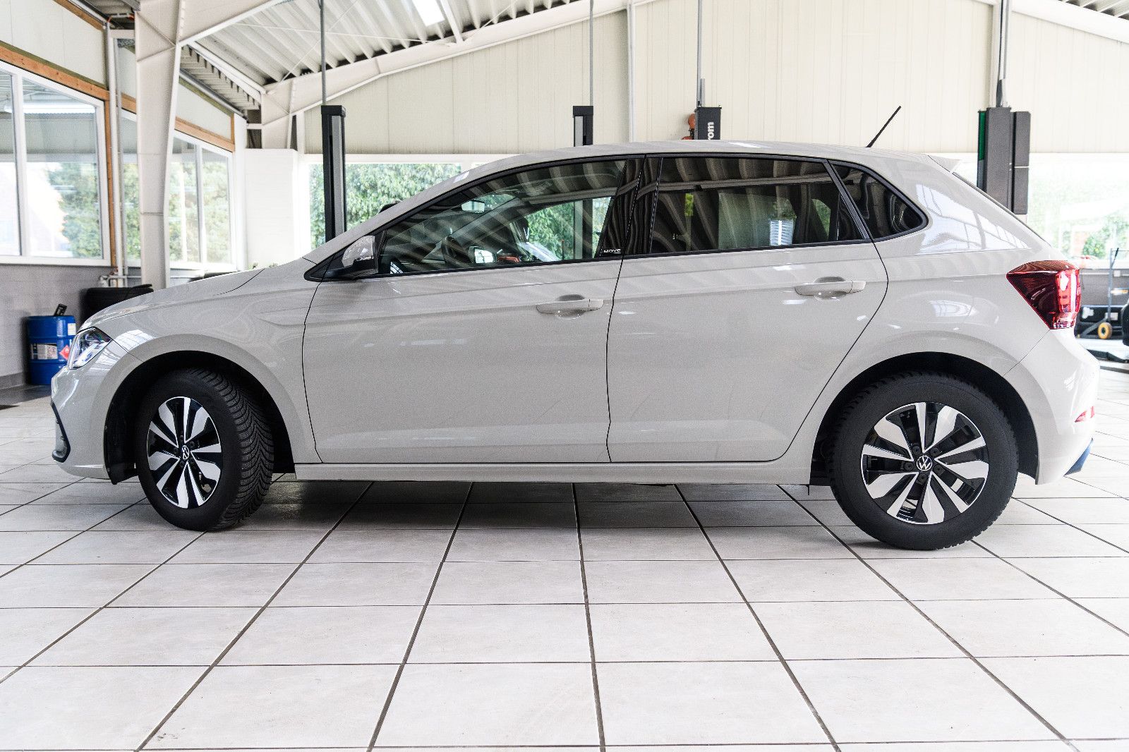 Fahrzeugabbildung Volkswagen Polo VI Move 1.0 TSI DSG LED+SHZ+PDC+APP