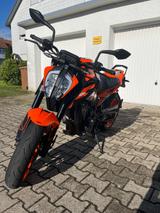 KTM 890 Duke GP - KTM 890 DUKE GP