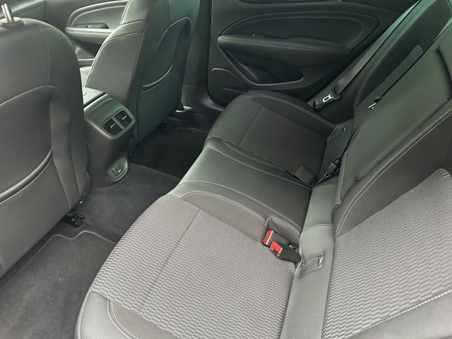 Fahrzeugabbildung Opel Insignia B Sports Tourer Dynamic 4x4 Aut.+Navi+