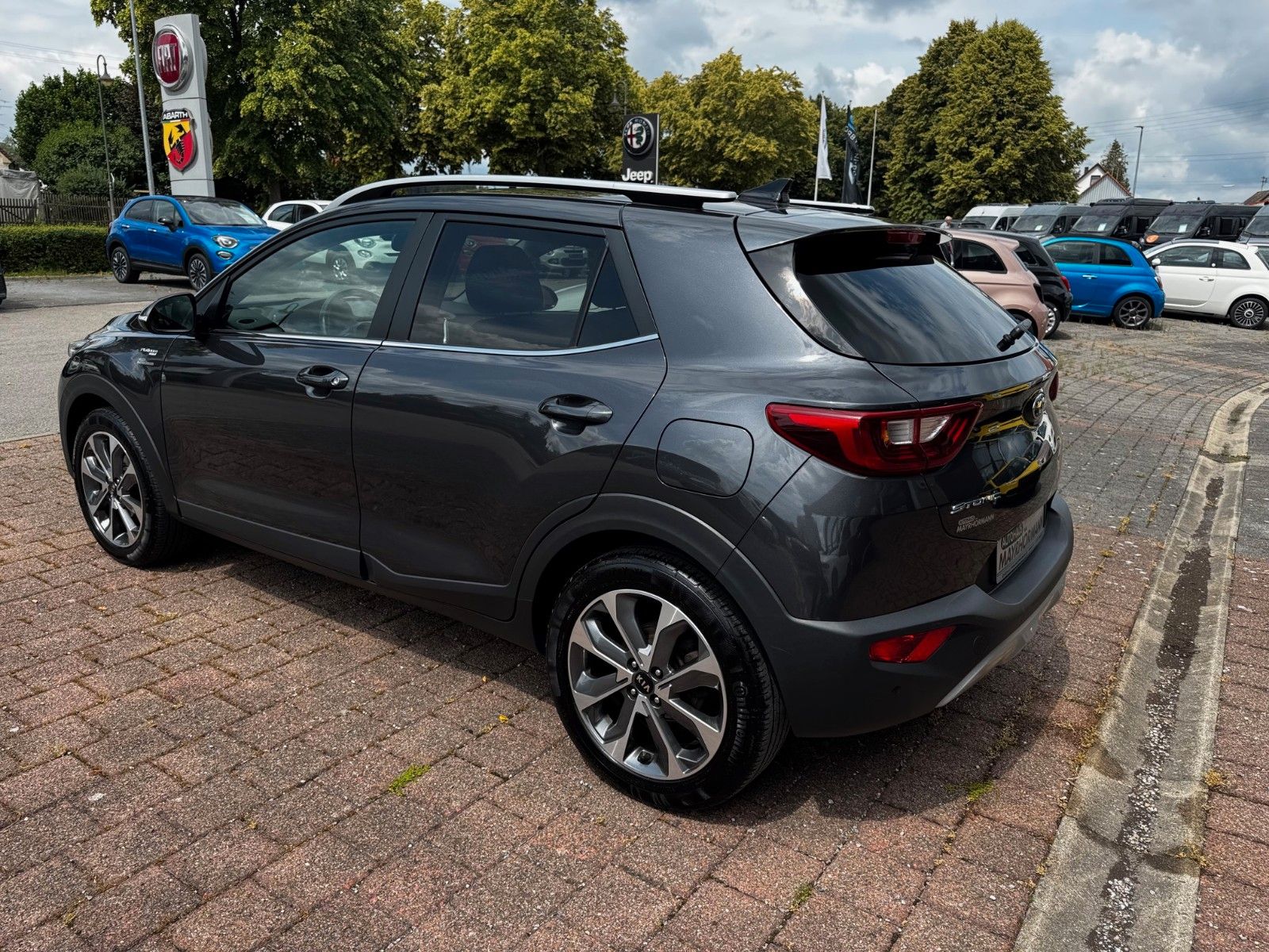 Fahrzeugabbildung Kia Stonic 1.0 T-GDI PLATINUM Navi Kamera Sitzhzg.