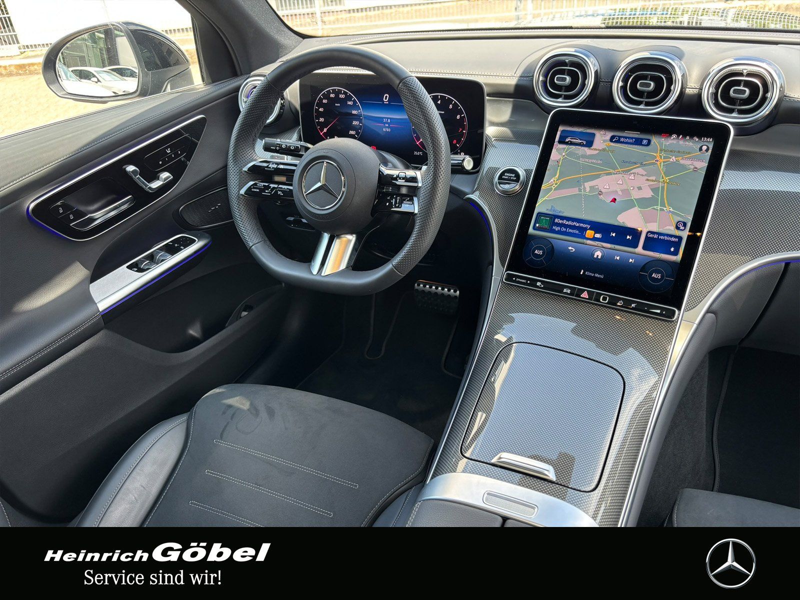 Fahrzeugabbildung Mercedes-Benz GLC 200 4M AMG*AHK*PANO*MEMORY*360°KAM*AMBIENTEB