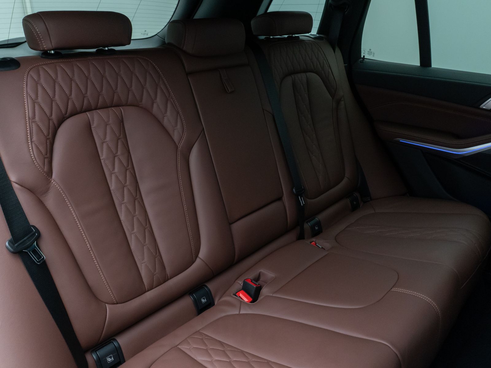 Fahrzeugabbildung BMW X5 xD40d M Sport 360° Laser HUD DAB Individual