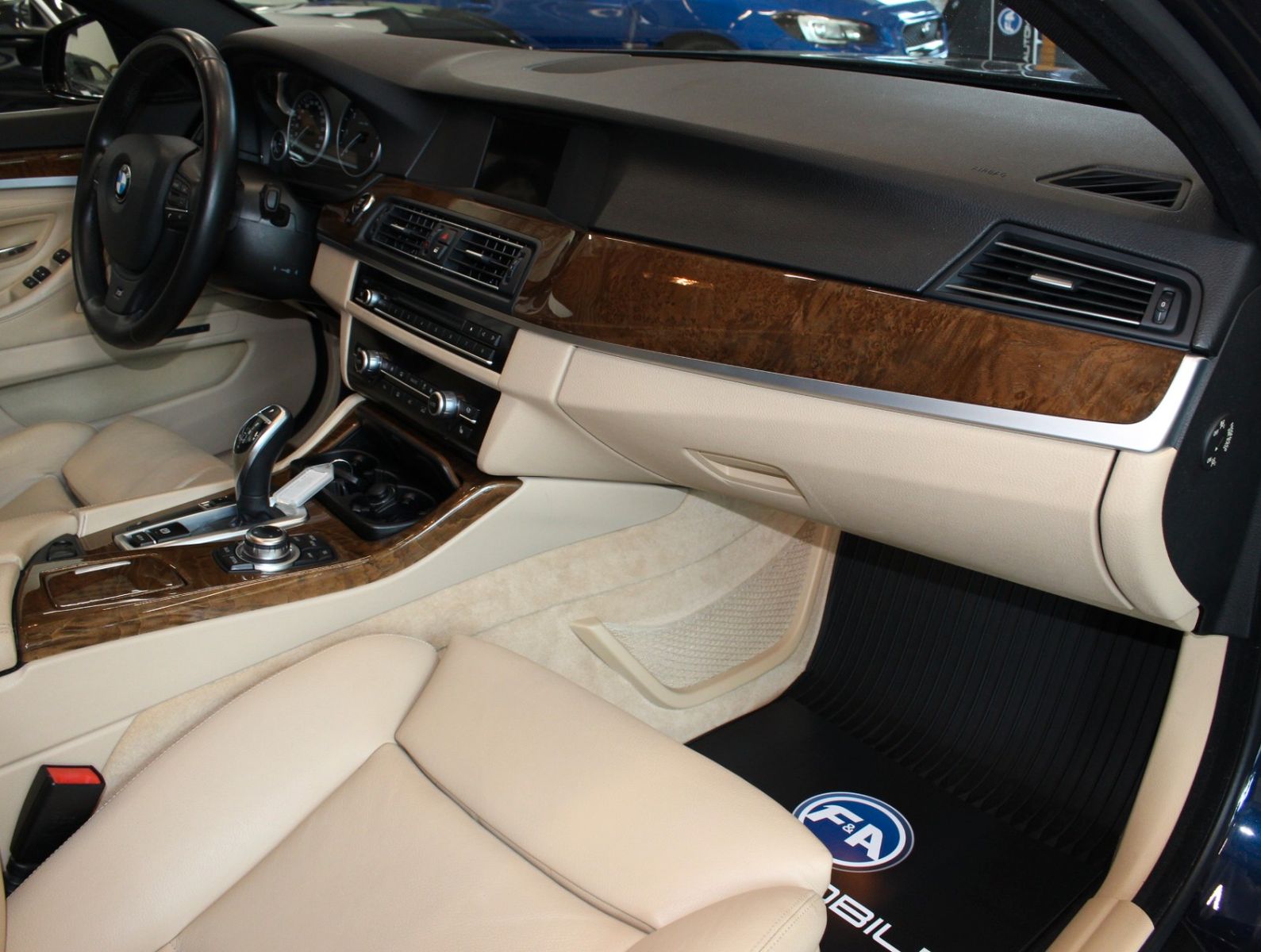 Fahrzeugabbildung BMW 535d M- Sport Paket*2.Hand*GSD* Navi*Bi-Xenon