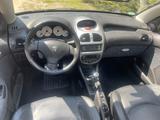 Peugeot 206 Gepflegt & bereit für den Sommer - Peugeot 206 aus 2004: Cabrio