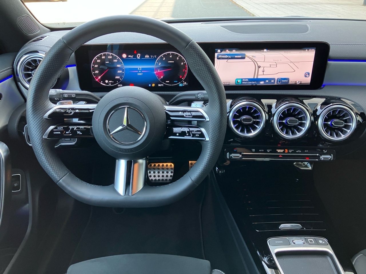 Fahrzeugabbildung Mercedes-Benz CLA 180 SB AMG+AHK+MULTIB+360+DISTR+NIGHT+LHZG++