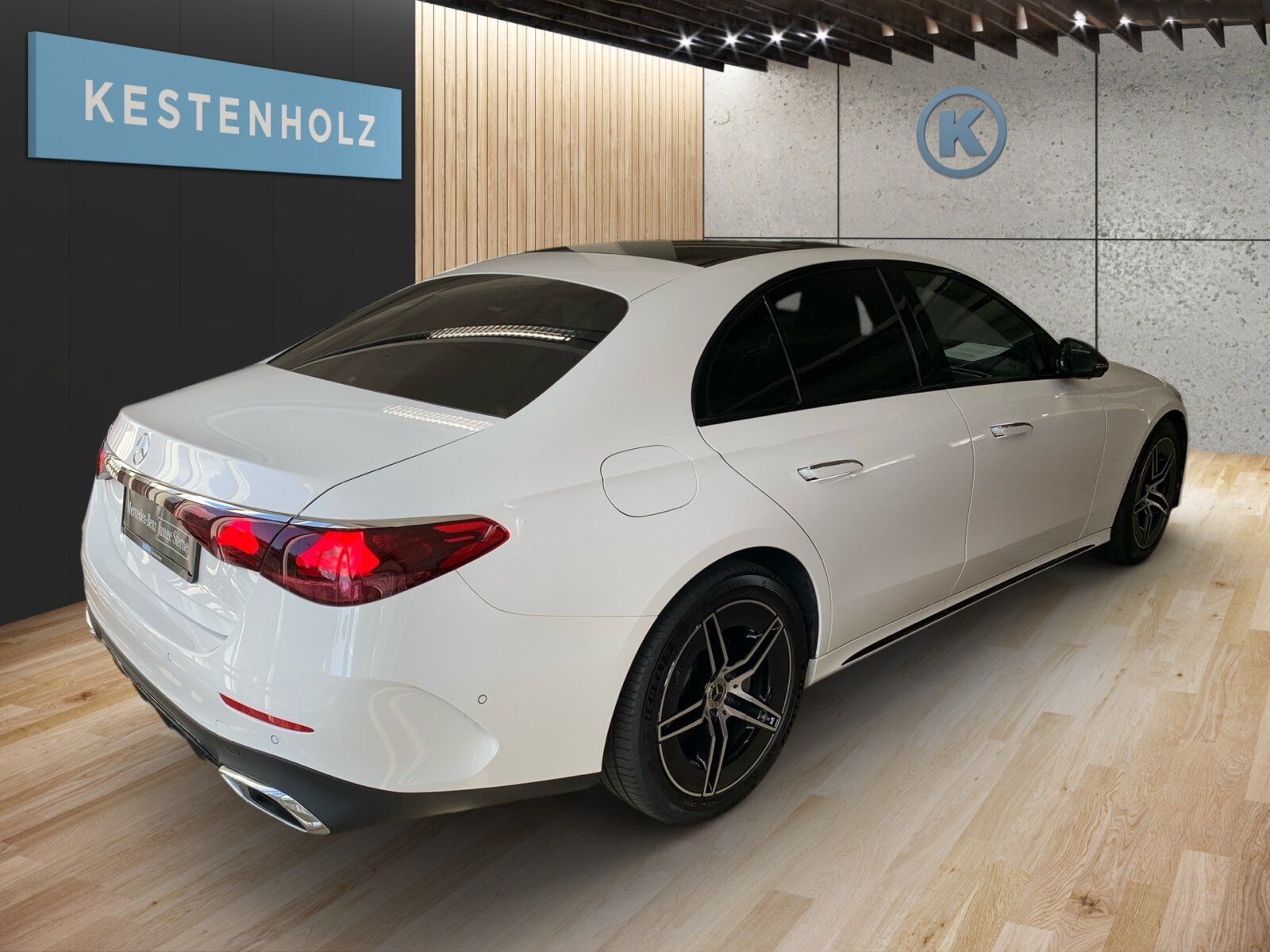 Mercedes-Benz E 200 d Lim *AMG*NIGHT*MEMO*PANO*360°KAM*DISTR* imagem 3