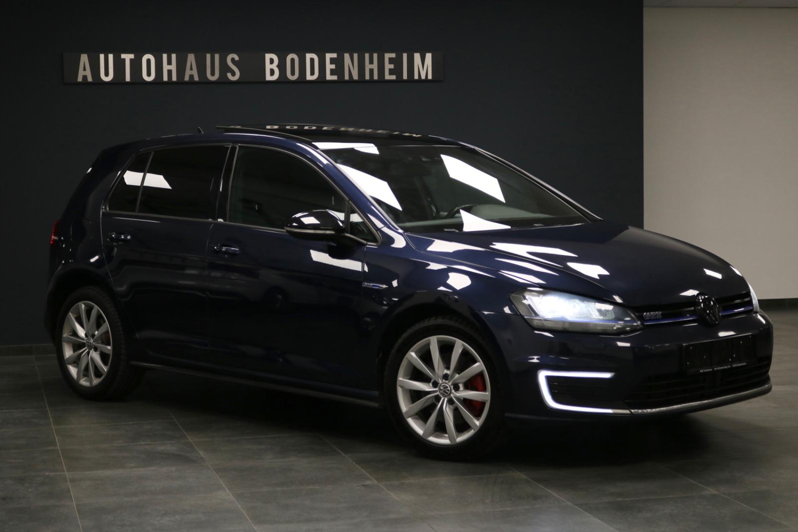 Volkswagen Golf VII Lim. GTE/PDC/PANO/ACC/LEDER/NAVI