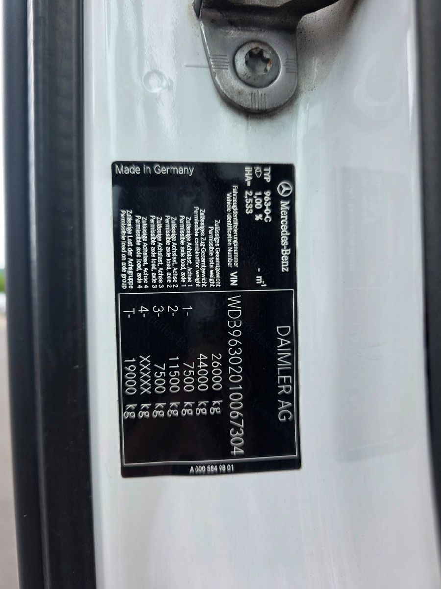 Fahrzeugabbildung Mercedes-Benz Actros 2542 L 6x2 BDF Retarder ADR