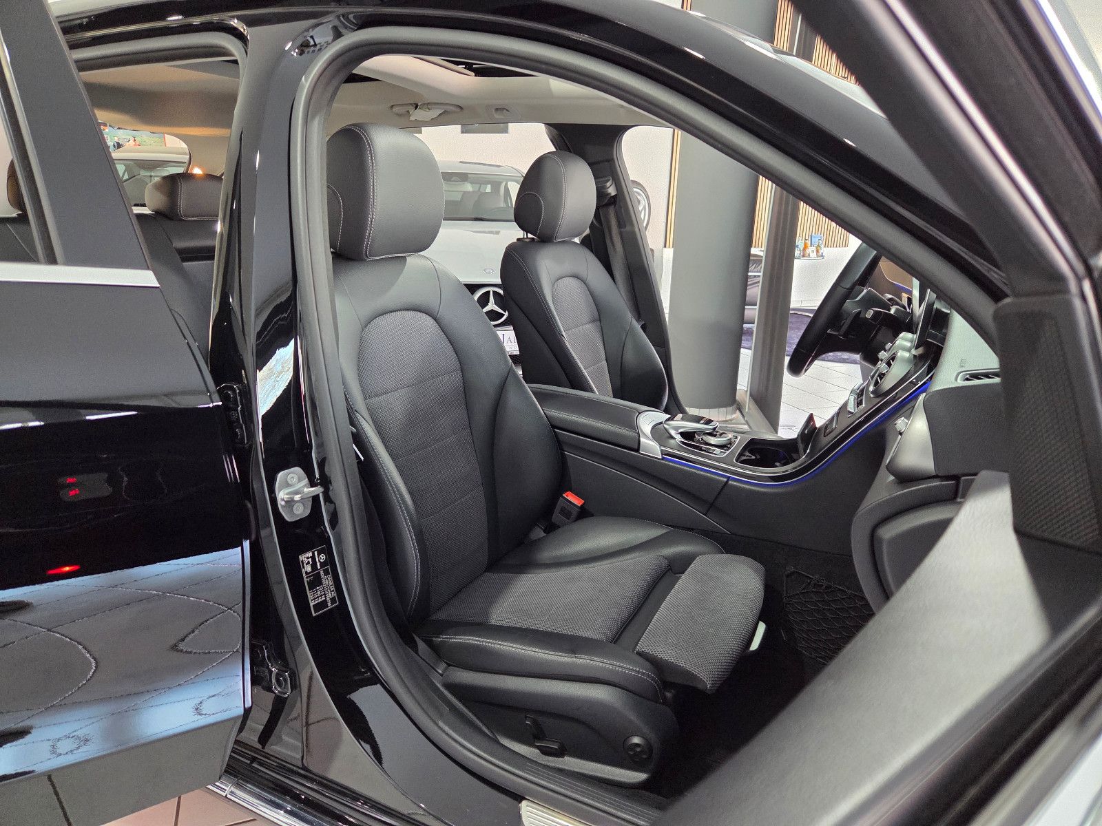 Mercedes-Benz C 220d T 4M AVANTGARDE PANO RFK foto 12