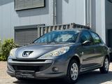 Peugeot 206 + Basis/Klima/ - Peugeot 206 mit Benzin-Antrieb
