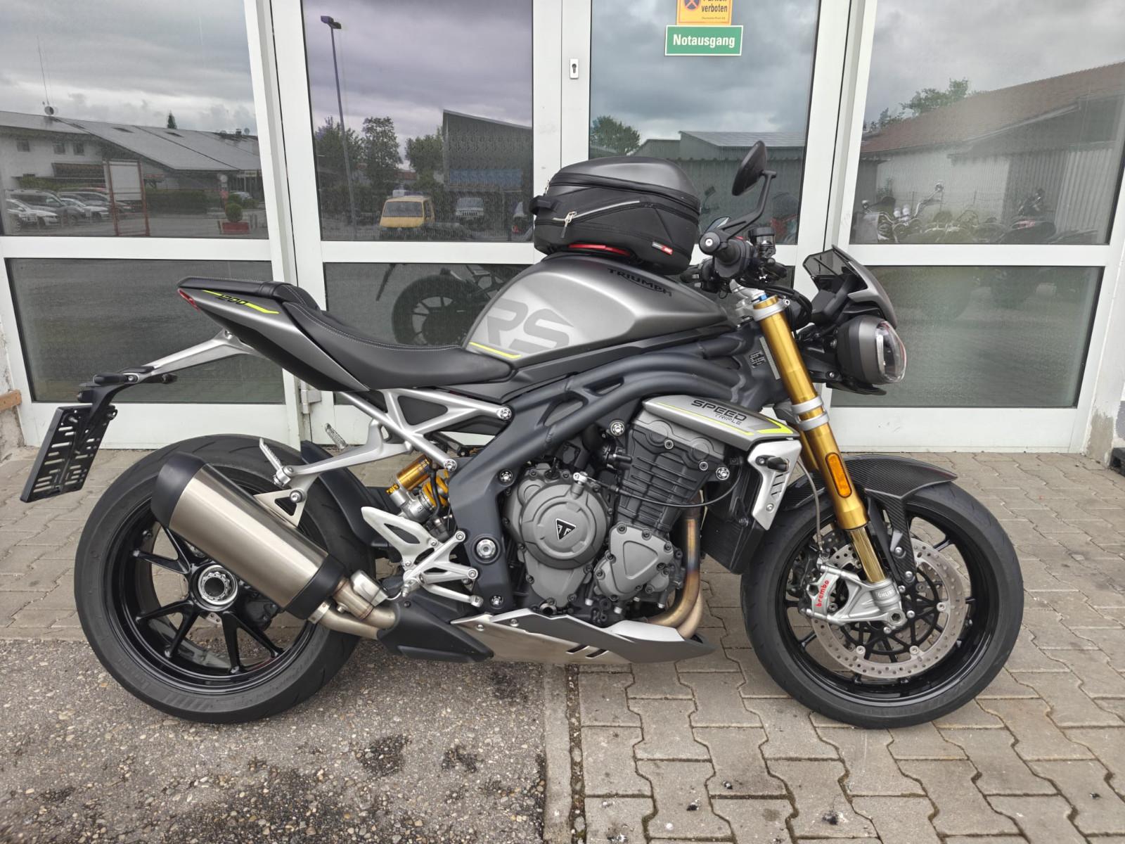 Triumph Speed Triple 1200 RS     ** TOP **