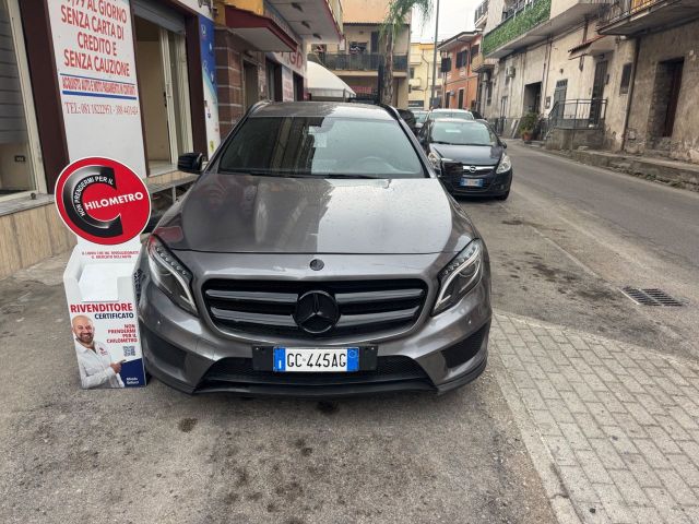MERCEDES-BENZ GLA 220