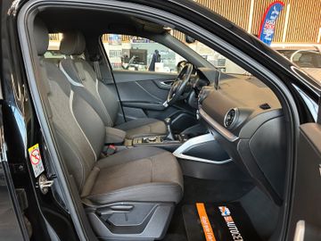 Audi Q2 30 TFSI sport *NAVI*TEMPOMAT*PDC*LED*SZHZ*
