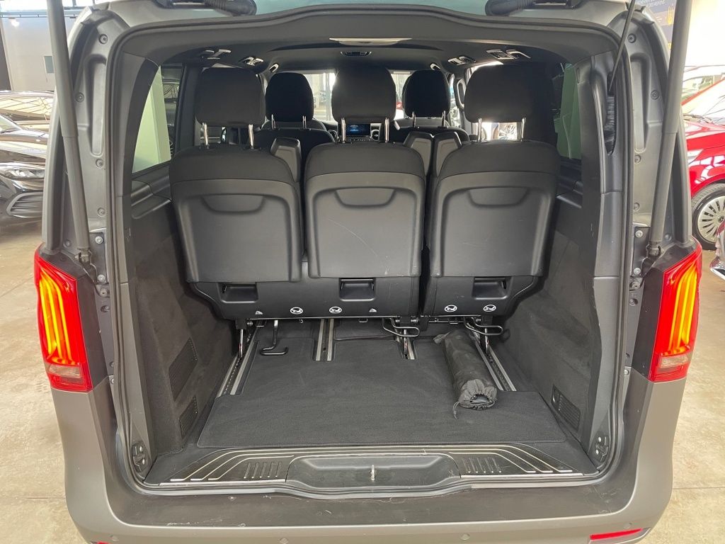 Fahrzeugabbildung Mercedes-Benz V 300 ED/L AMG 7 Sitze AIRMATIC 2,5t AHK SOUND