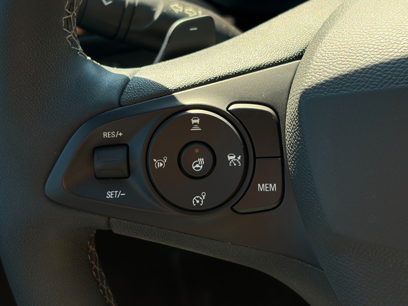 Fahrzeugabbildung Opel Corsa F GS 1.2 Turbo LED CAM PDC LHZ SHZ CarPlay
