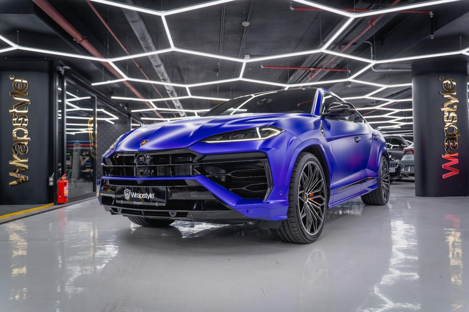 Lamborghini Urus*SE*HYBRID*MASSAGE*3xTV*NEW