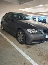 BMW 320i - E90 - Media-System - BMW 320 aus 2005: 320i