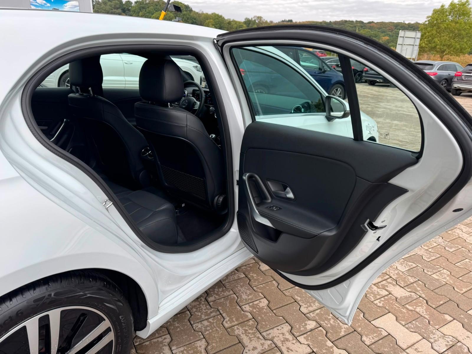 Mercedes-Benz A-Class LED/AMBIENTE/LEDER, миниатюра 21