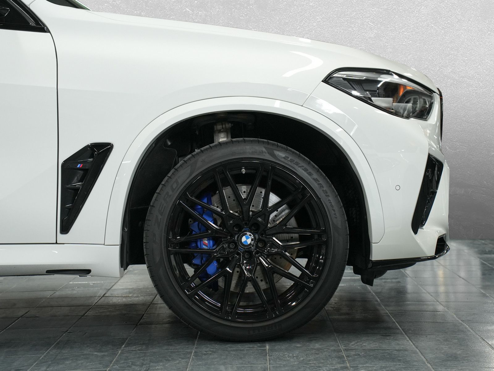 Fahrzeugabbildung BMW X5 M Competition - Merino|Pano|DrivingAssistProf