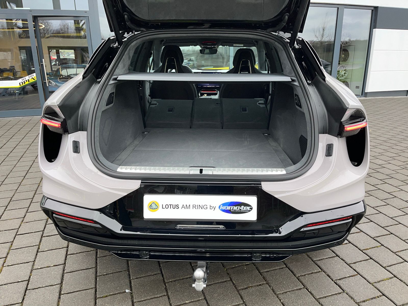 Lotus Eletre - Bild 5