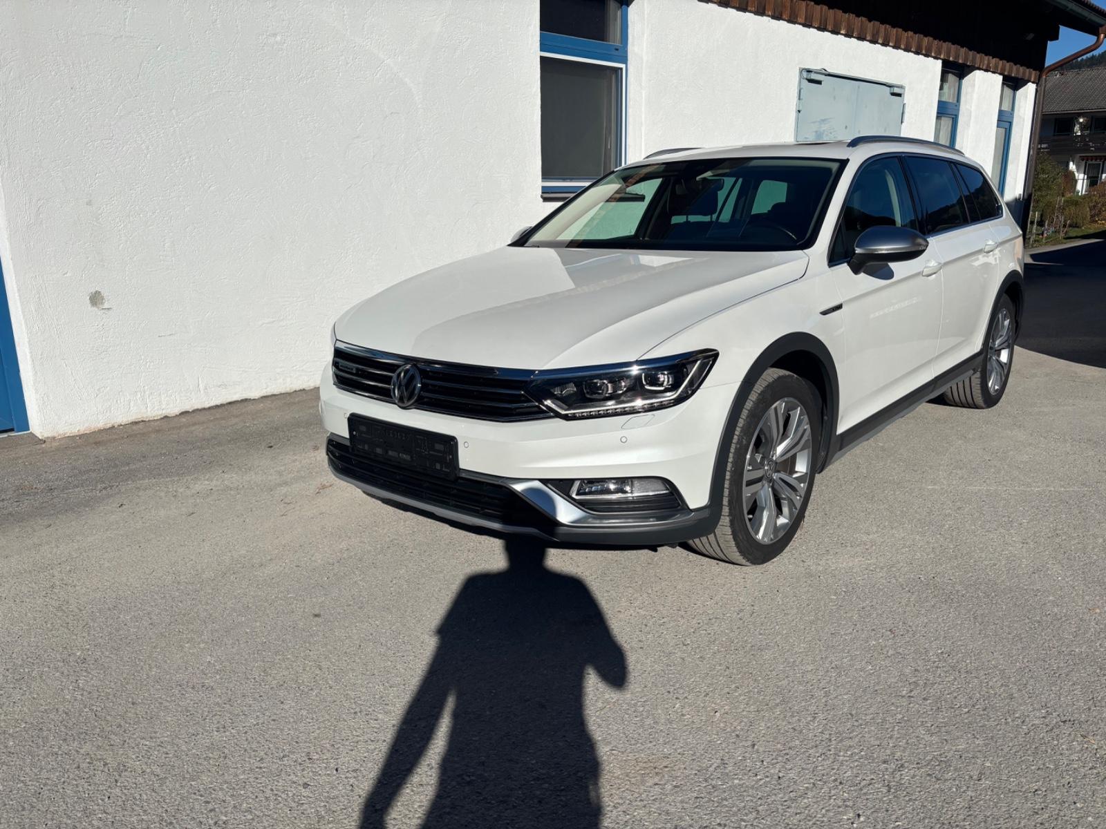 Volkswagen Passat Variant Alltrack BMT 4Motion absolut voll