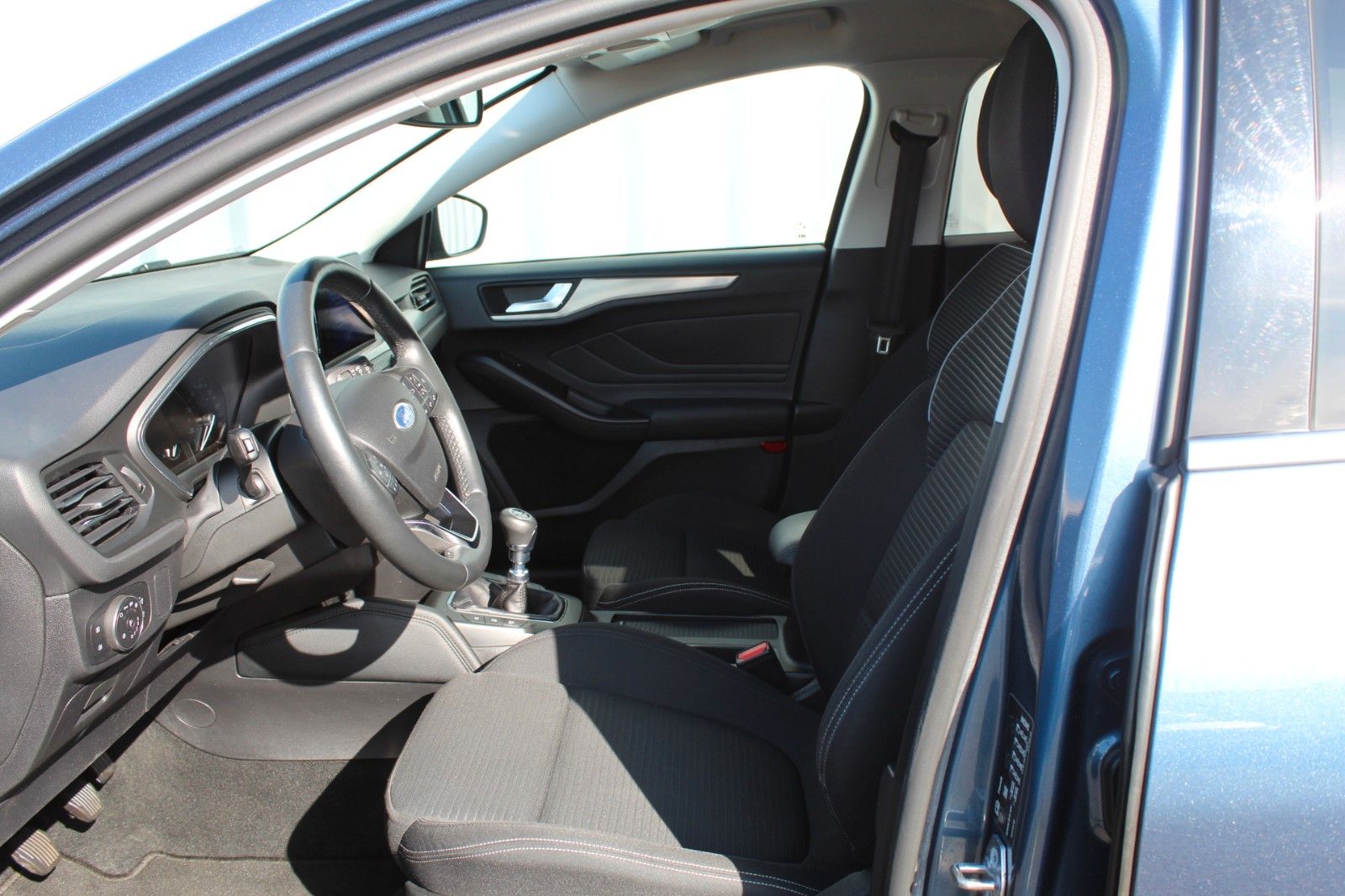 Fahrzeugabbildung Ford Focus Turnier Titanium Navi*Sitzh.PDC