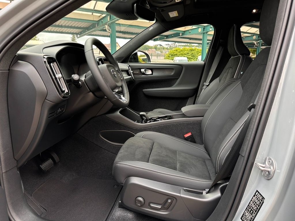 Volvo XC40 T5 Recharge Ultimate Dark *ACC*Glasdach*LM