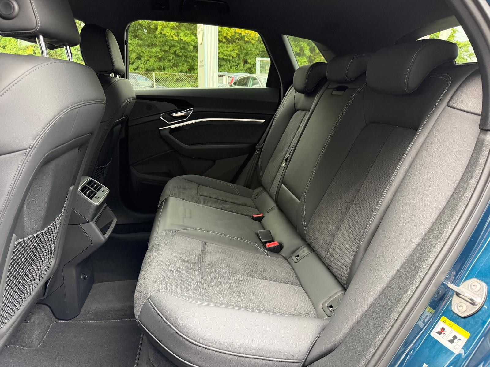 Fahrzeugabbildung Audi e-tron 50 QUATT S LINE 20"+LEDER+LUFT+ACC+KAM+