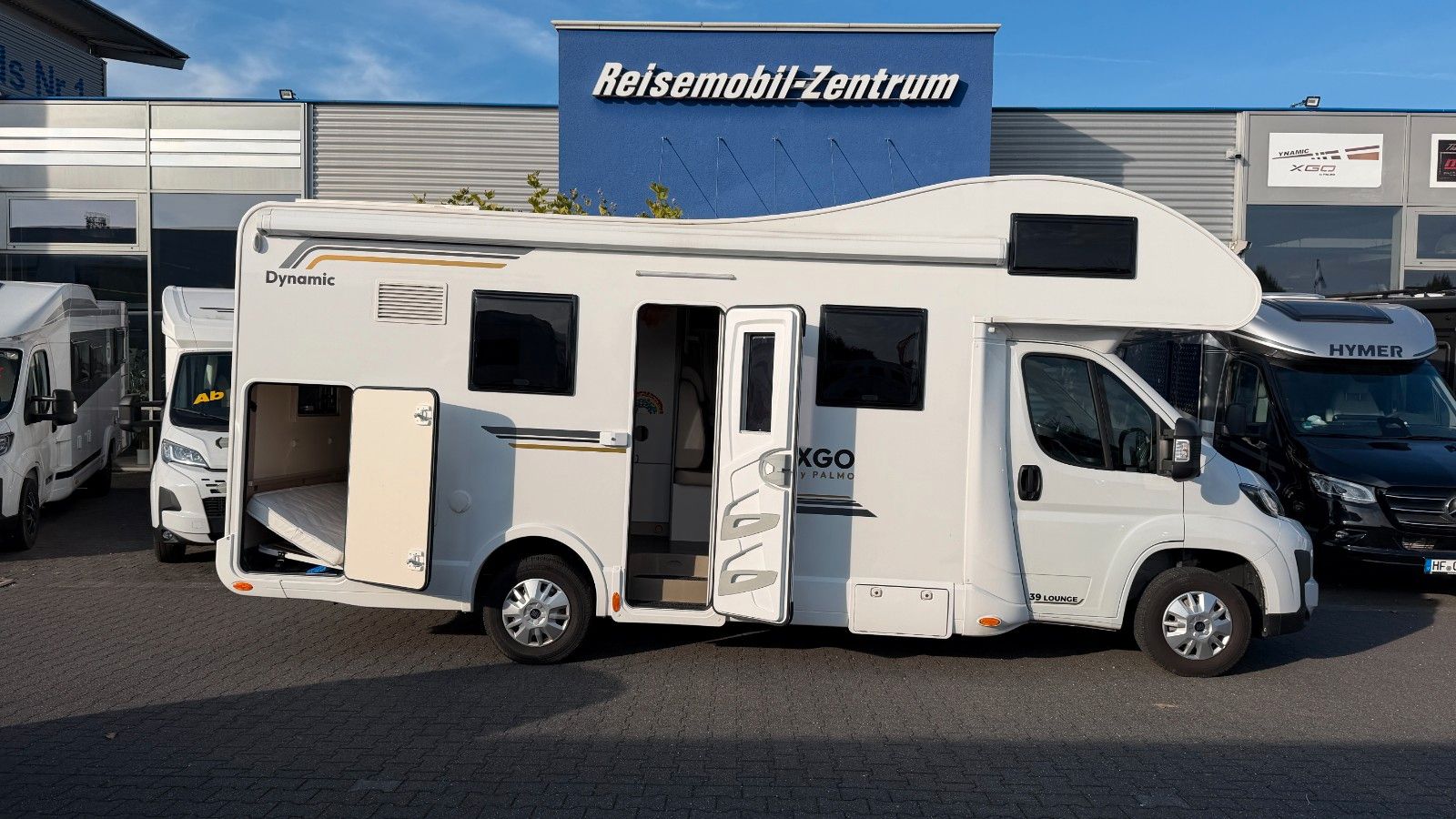 Fahrzeugabbildung XGO Dynamic 39 Lounge - Markise, Fahrradträger -