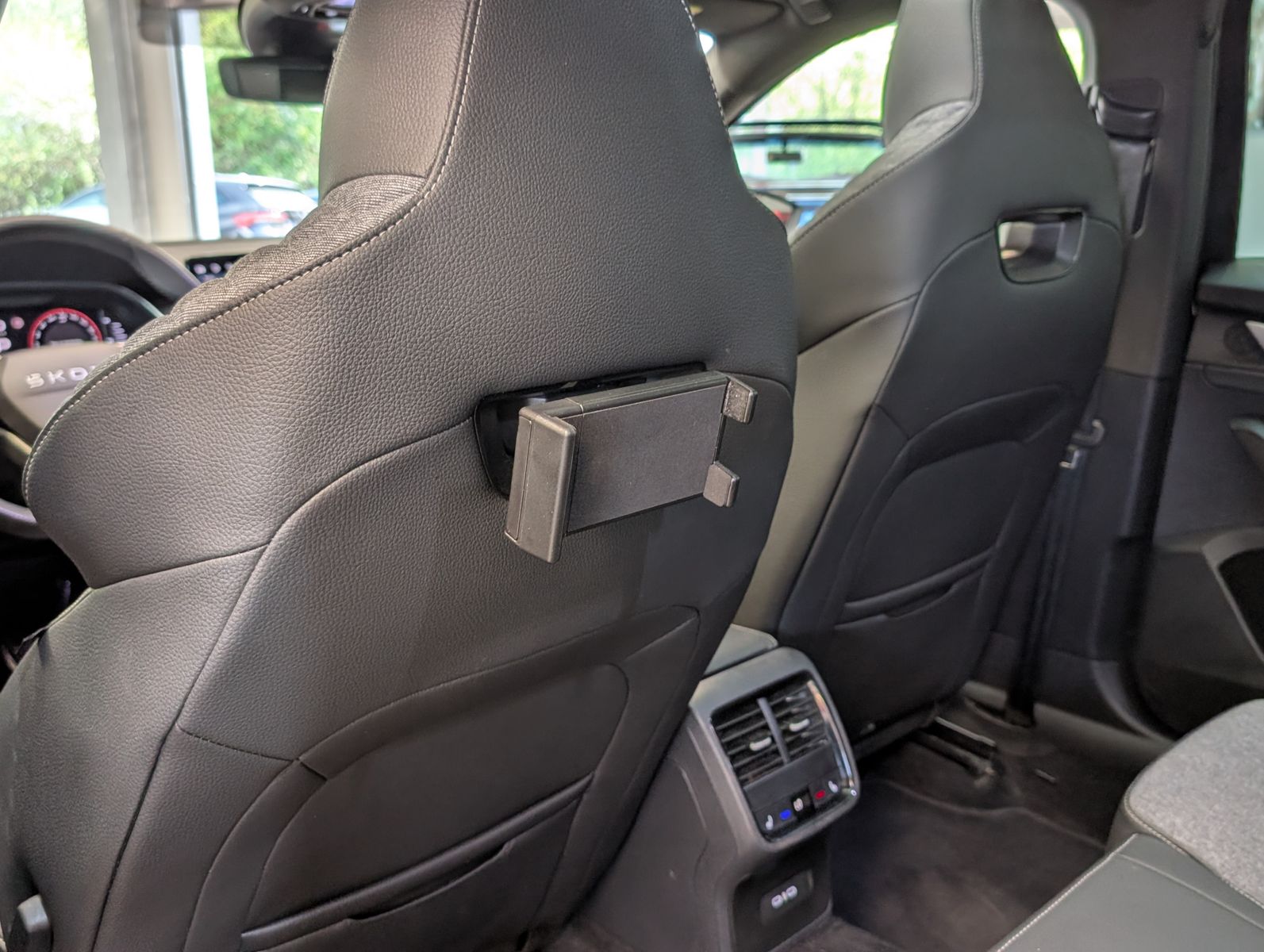 Fahrzeugabbildung SKODA Octavia 2.0 TDI Sportline Matrix Canton Pano ACC