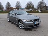 BMW 323i LCI PDC Tempomat Leder, 8-fach bereift - BMW 323 mit Benzin-Antrieb: Limousine, Automatik