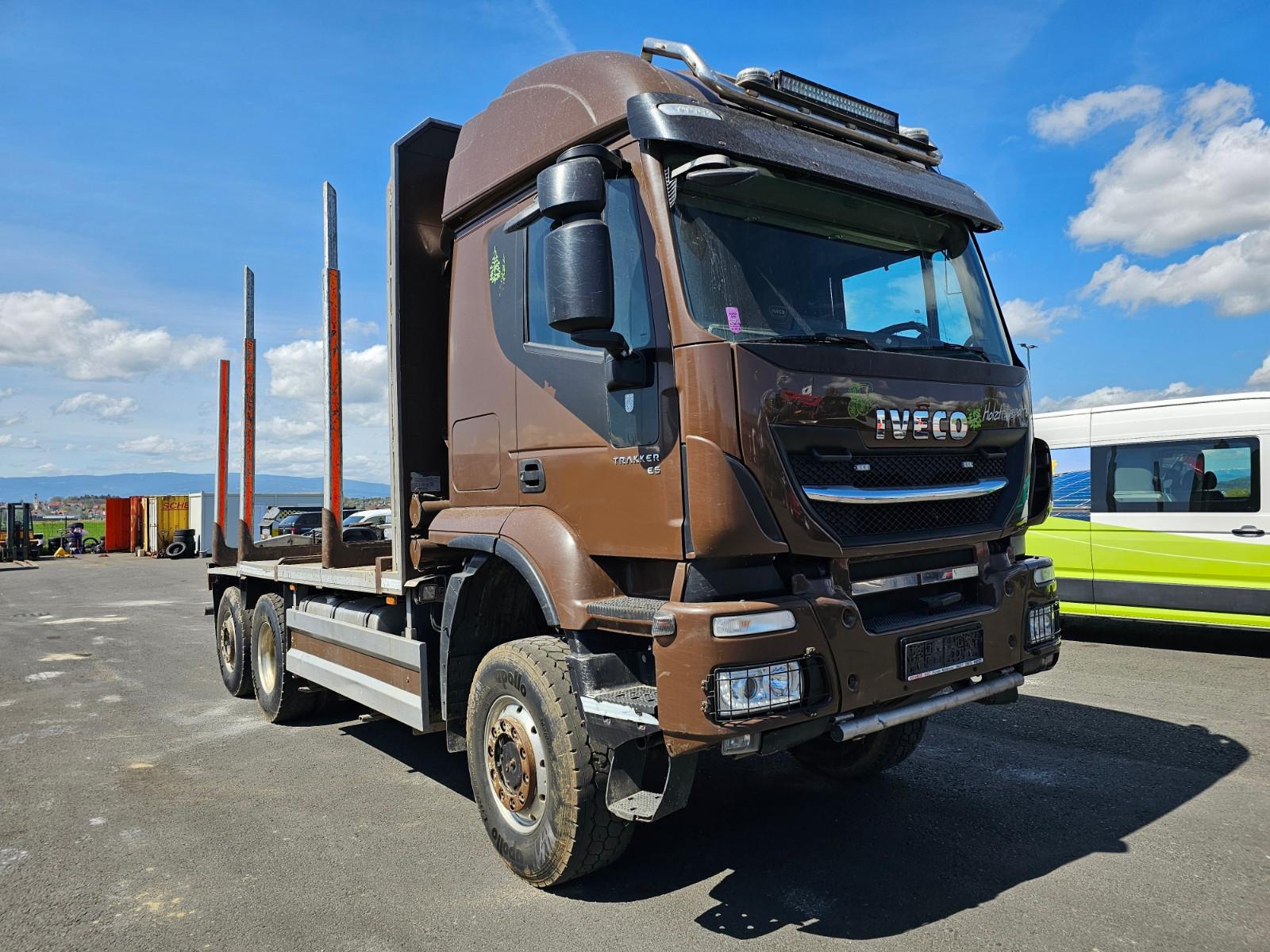 Iveco TRAKKER  AT260T 450 4x4 + lift & steering axle
