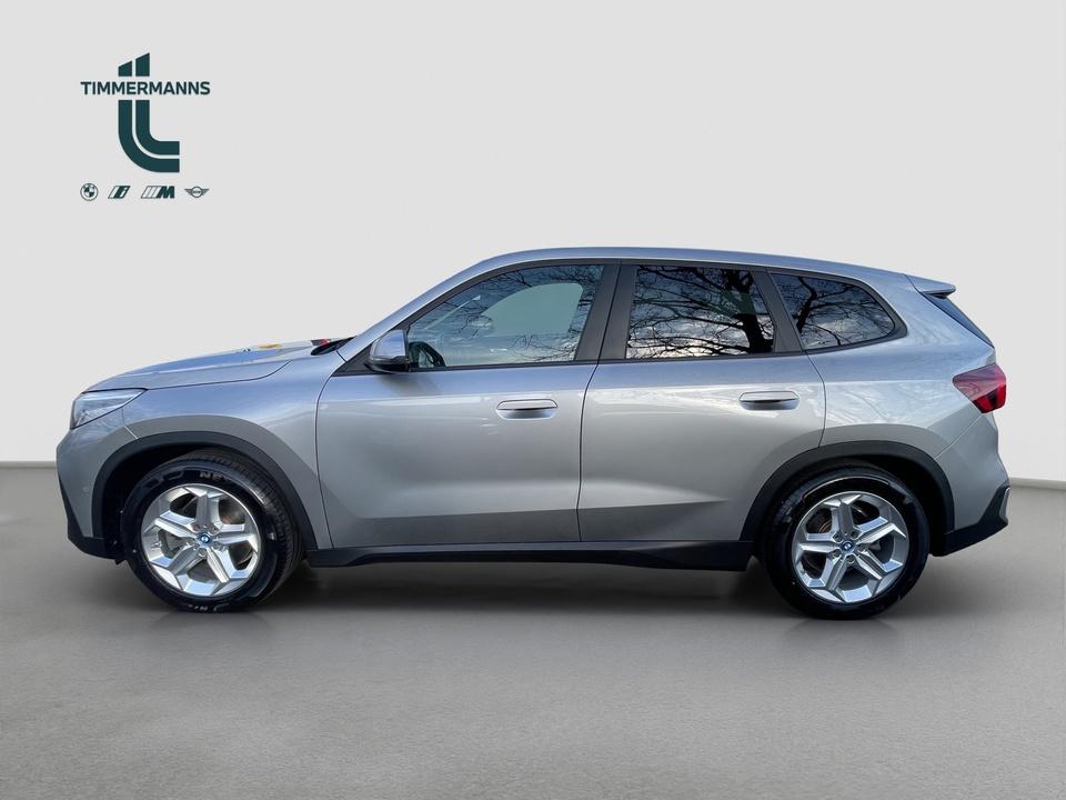 BMW iX1 xDrive30 Panorama AHK Adaptives Fahrwerk