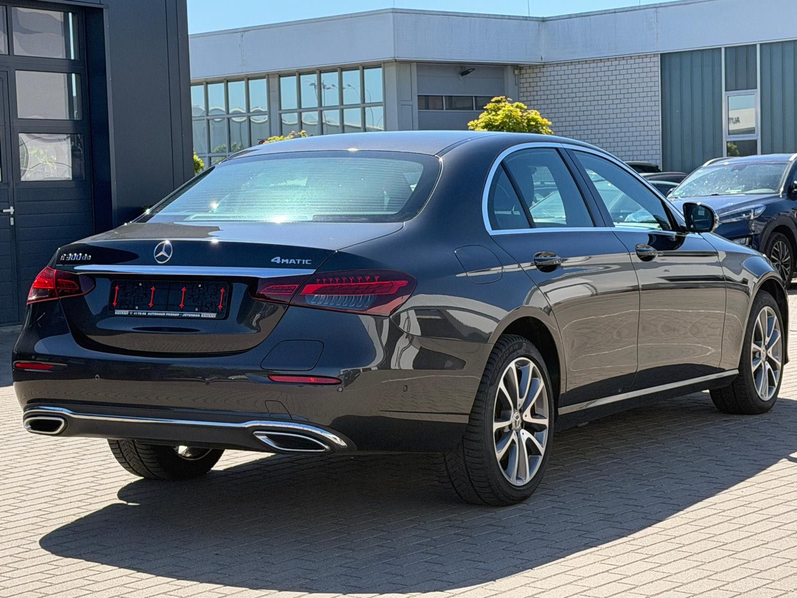 Fahrzeugabbildung Mercedes-Benz E 300 E Lim*Avantgarde*E 300 de 4Matic*360*Burm.