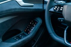 AUDI A6 Avant quattro/ TECH PRO/ S-LINE/ 21"/ LUFT.