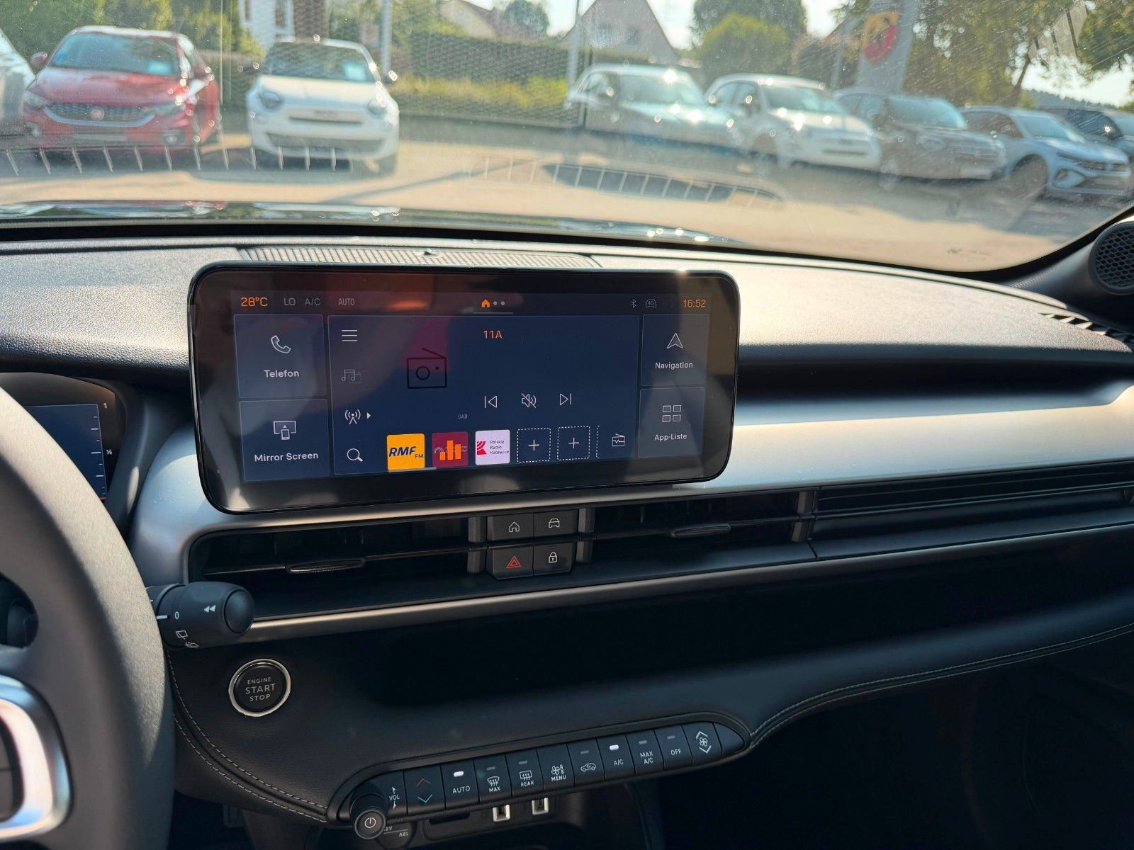Fahrzeugabbildung Jeep Altitude MJ27 Facelift Winter Business Infotainm
