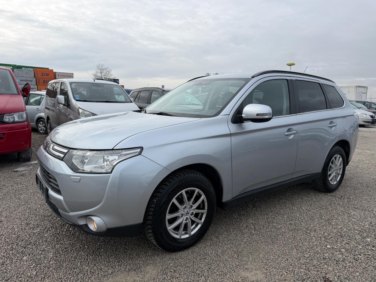 Mitsubishi Outlander ClearTec Intense 4WD Automatik 7-Sitze
